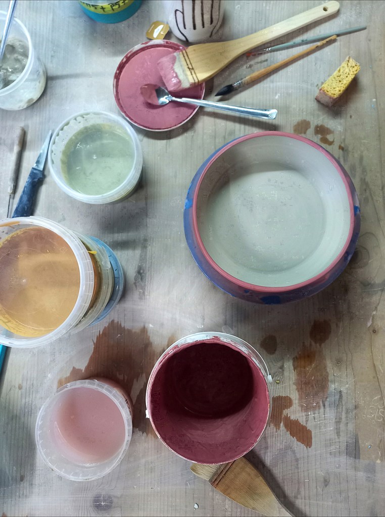 Fabrication de la Collection " Birds" à l'atelier céramique en collaboration avec Catherine Le Marc. 2022