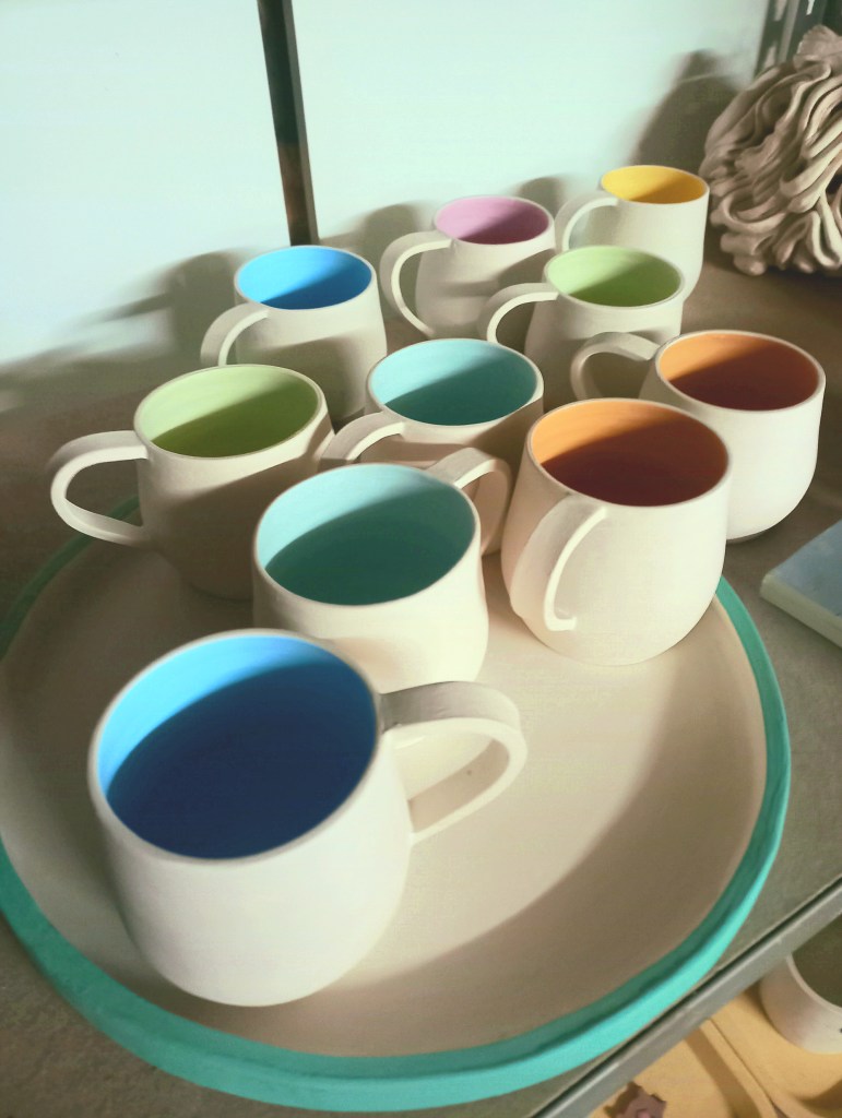 Fabrication de la Collection " Birds" à l'atelier céramique en collaboration avec Catherine Le Marc. 2022